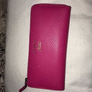 Gucci calfskin zip-wallet